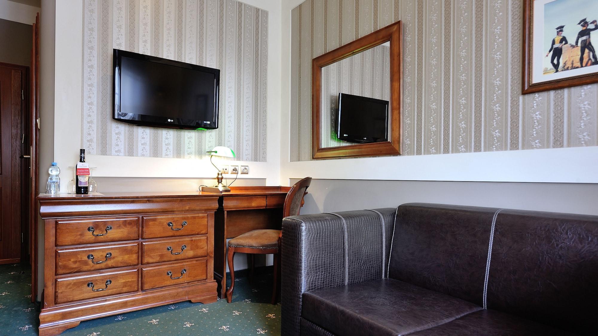 Hotel Diament Arsenal Palace Katowice - ホジューフ エクステリア 写真