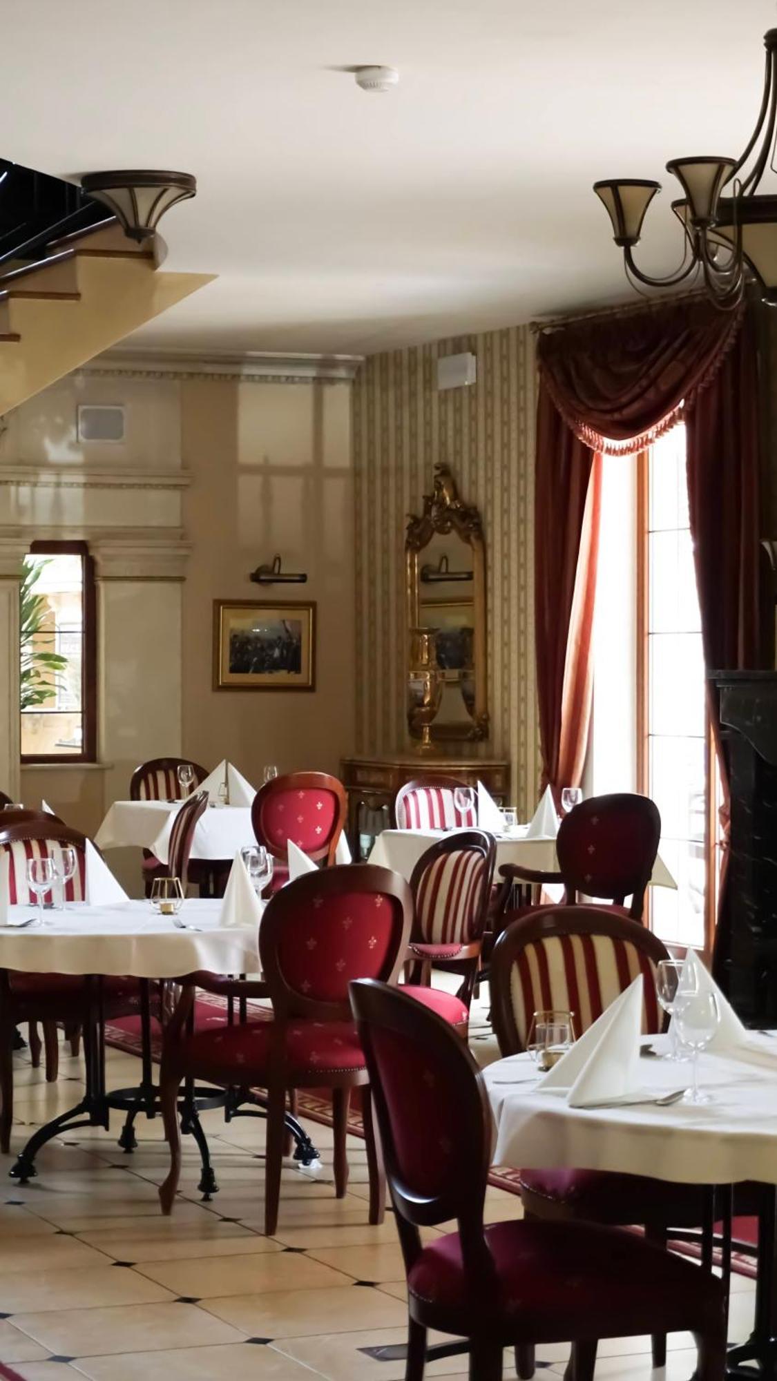 Hotel Diament Arsenal Palace Katowice - ホジューフ エクステリア 写真